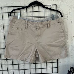 Tommy Hilfigure Beige Khaki Shorts
